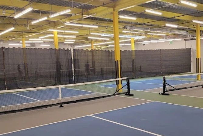 Pickleball Barrier Divider Containment Netting 12' x 300'